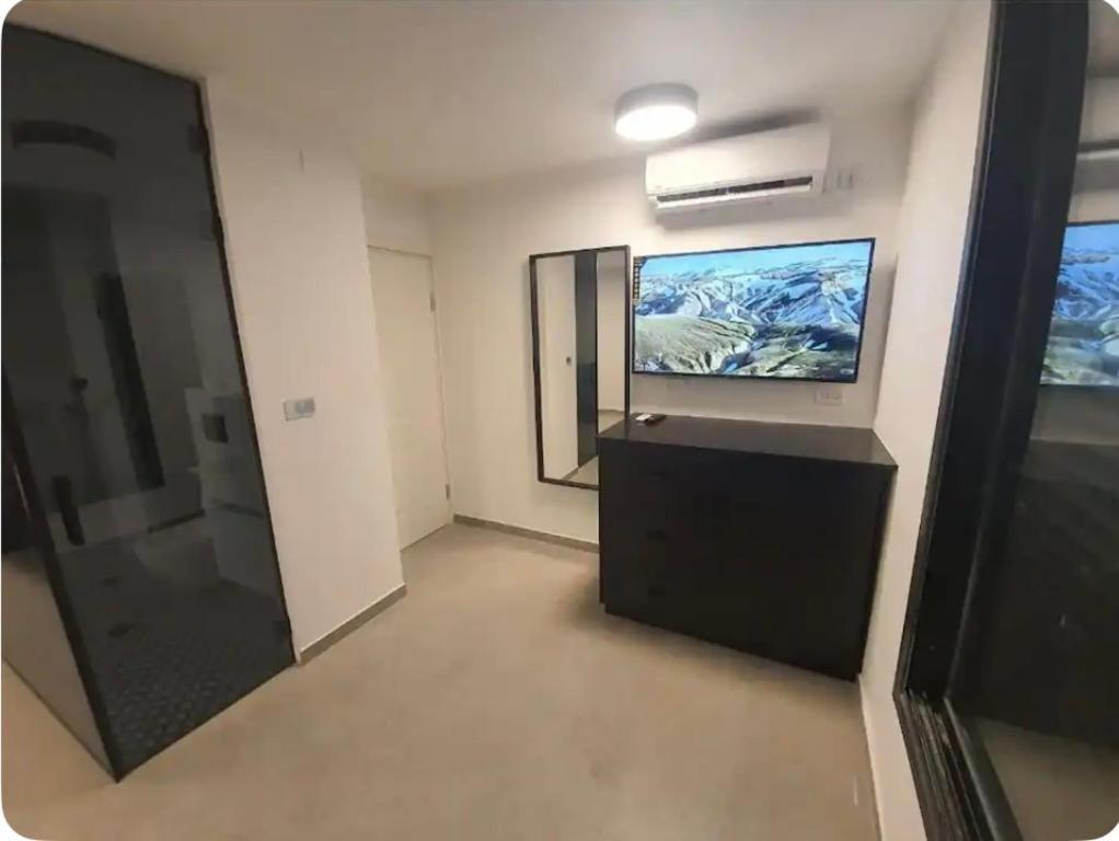 Ryo 11 דירת נופש חדשה על חוף הים נוף לים Apartman Bat Jám Kültér fotó